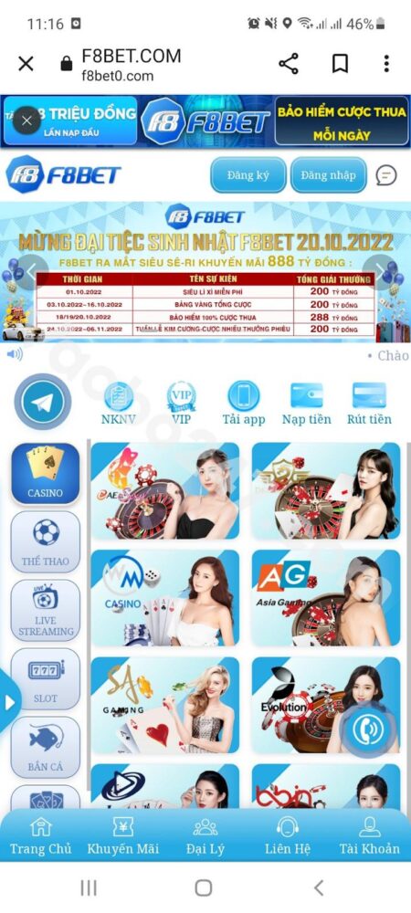 Người chơi truy cập vào trang chủ của F8bet 