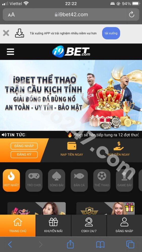 Người chơi truy cập vào nhà cái i9Bet bằng điện thoại Android để tải app